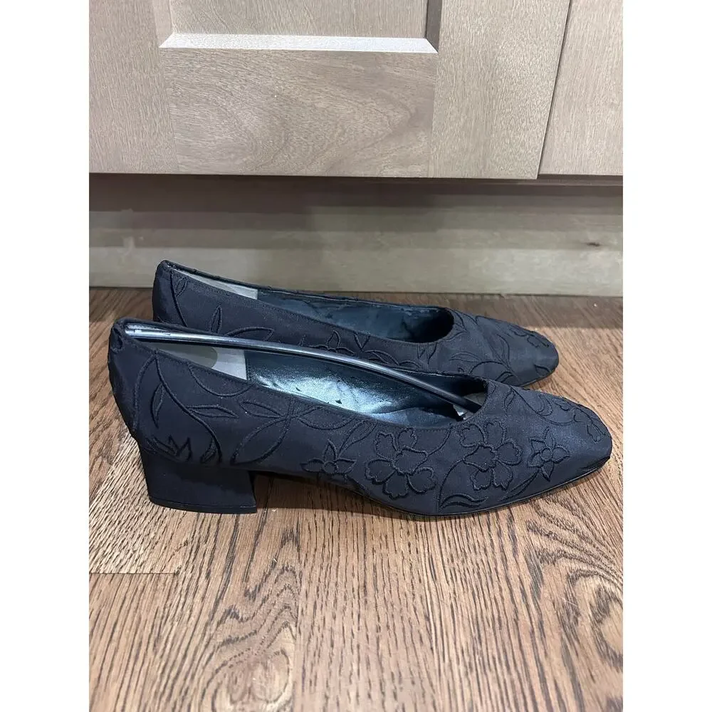 Vtg Lord & Taylor Exclusively for You Embroidered Black Floral Block Heels 9